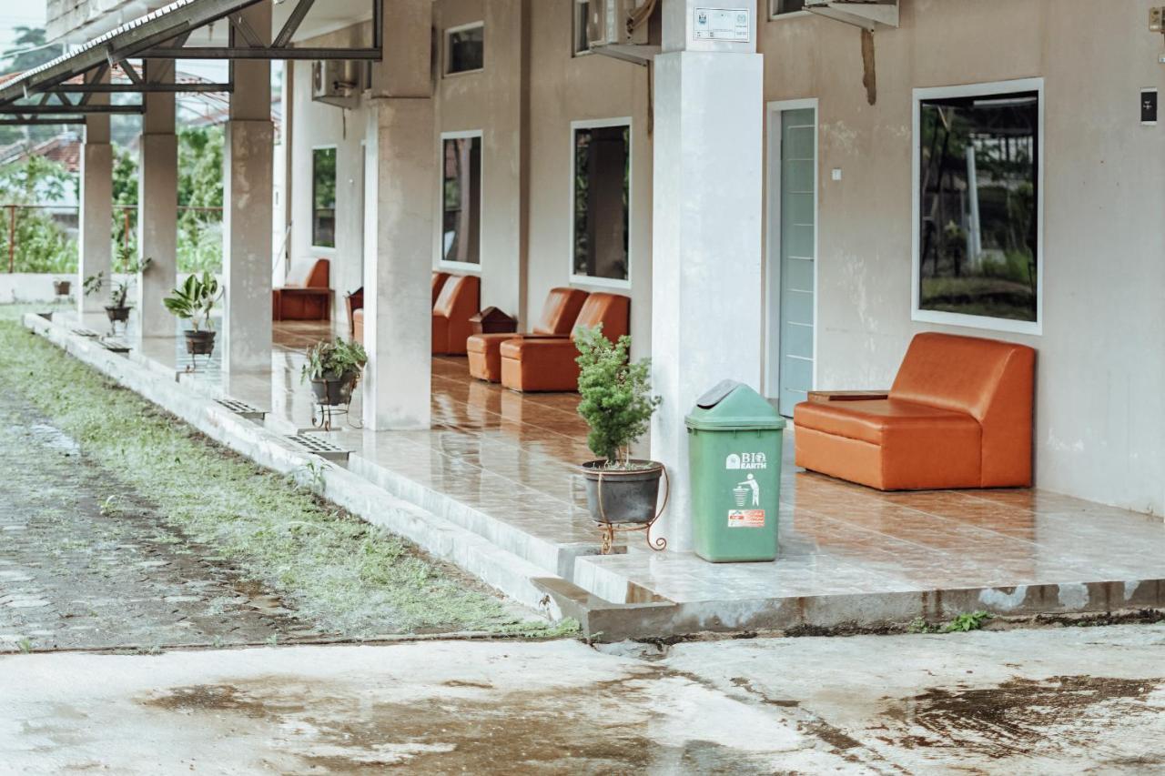 Pondok Kelapa Homestay Lampung Mitra Reddoorz Bandar Lampung Exterior photo